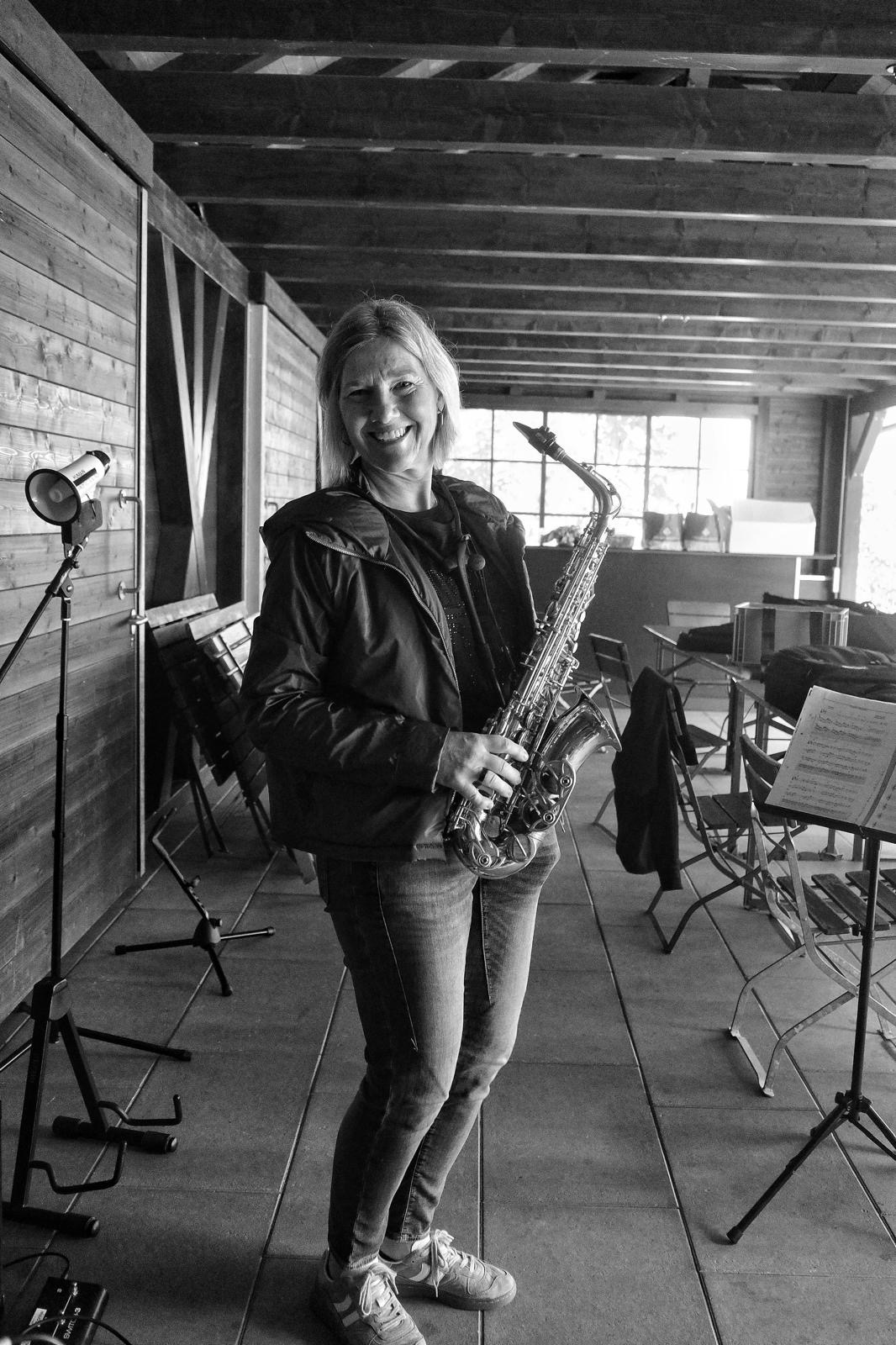 Saxophonistin von Human Underground